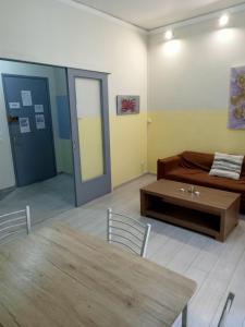 Posezení v ubytování Koukaki-comfy with a balcony apt.