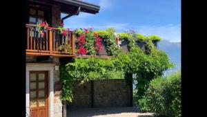 Vonkajšia záhrada v ubytovaní Splendido cottage Lakeview