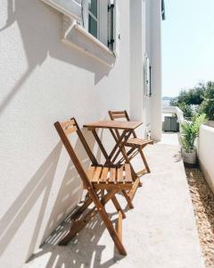 Balkón alebo terasa v ubytovaní Seafront Beach House - First Row to Sea