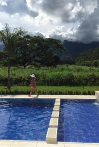 Бассейн в Casa Campestre para Familias Cerca a Villavicencio или поблизости