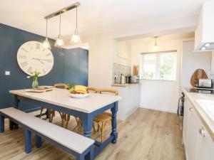 Kuchyň nebo kuchyňský kout v ubytování Church Farm Bungalow