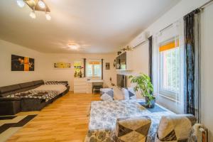 Posteľ alebo postele v izbe v ubytovaní Villa Chiara with Private Pool and garden