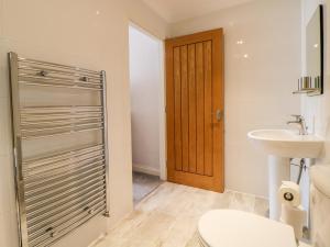 Ένα μπάνιο στο Fonthill +18 φωτογραφίες