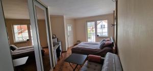 Posteľ alebo postele v izbe v ubytovaní Apartamenty Hexagon nr 15