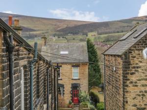 Gallery image of 10 West Cottages in Oldham