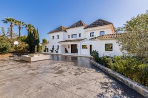 The building in which the holiday home is located
