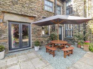 Hoone, kus puhkemaja asub