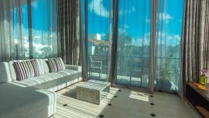 Gallery image of Lotus Midtown Apartments by BVR in Playa del Carmen