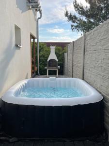 Bazén v ubytování Apartmán Provence Deluxe nebo v jeho okolí