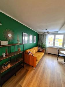 Posedenie v ubytovaní Uroczy apartament blisko centrum - 10 min do plaży