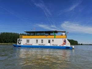 Gallery image of Hausboot MS Donautal in Neuhaus