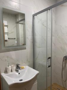 Ένα μπάνιο στο Apartman 13