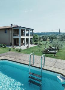 Bazén v ubytování Bed & Breakfast IL PAJO nebo v jeho okolí