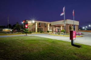 Tamu yang menginap di Red Roof Inn & Suites Jacksonville, NC