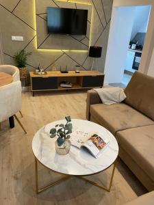 Apartament Gold tesisinde bir oturma alanı