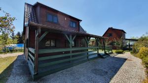 Το κτήριο όπου στεγάζεται  η παραθεριστική κατοικία