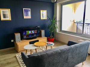 A seating area at Rennes vue des Horizons