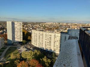 Uma vista geral de Rennes ou a vista da cidade a partir do apartamento