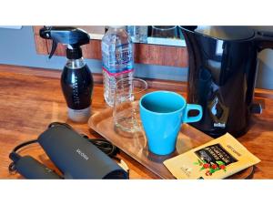 a table with a coffee maker and a coffee mug at ｂｕｓｉｎｅｓｓ&ａｃｔｉｖｉｔｙ ｃｈａｎｖｒｅ - Vacation STAY 64302v in Tochigi +24 photos
