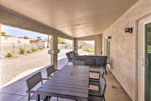 Afbeelding uit fotogalerij van Modern Lake Havasu City Retreat with Lake View! in Lake Havasu City