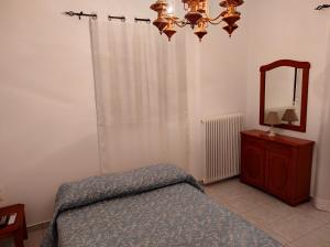 Postel nebo postele na pokoji v ubytování Emerald- 2 -Bedroom Apartment in Preveza + 9 fotografií