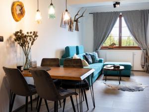 Posedenie v ubytovaní TatryView Apartments by KingDubaj PREMIUM