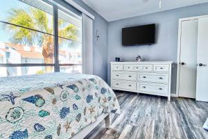 Gallery image of Madeira Beach Yacht Club 329H in St. Pete Beach