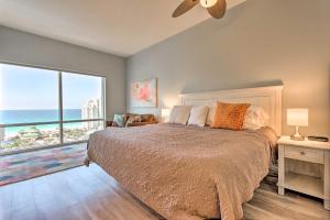 Postel nebo postele na pokoji v ubytování Sandestin Beach Resort Condo with Ocean Views!