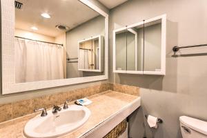 Koupelna v ubytování Sandestin Beach Resort Condo with Ocean Views! + 23 fotografií