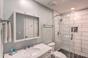 Koupelna v ubytování Sandestin Beach Resort Condo with Ocean Views!
