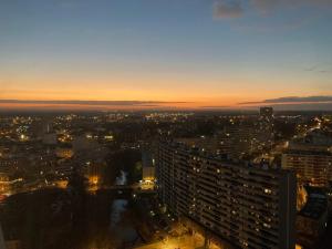 Uma vista geral de Rennes ou a vista da cidade a partir do apartamento