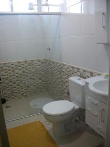 A bathroom at Apartamento Porto Bracuy Apartment
