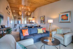 Χώρος καθιστικού στο Vista Del Mar Beach Condominium