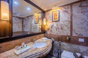 Koupelna v ubytování Hotel Shanti Palace Mahipalpur