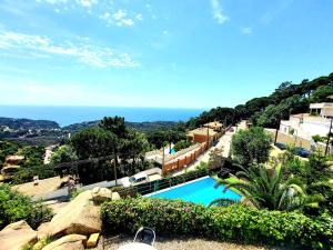 Bazén v ubytování Villa Rapanui PISCINA Y JACUZZI PRIVADOS nebo v jeho okolí