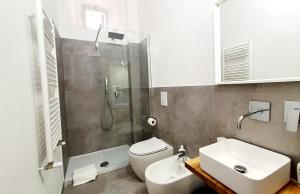 A bathroom at ALmare - Nice & Easy