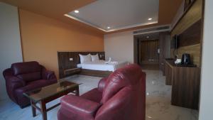 Ruang duduk di Hotel Laxmi Vilas Palace