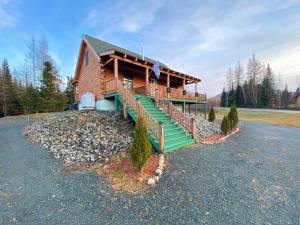 Foto da galeria de Cozy modern log cabin in the White Mountains - AC - granite - less than 10 minutes from Bretton Woods em Carroll