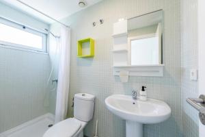 A bathroom at MEDANO4YOU La Terraza Los Martines