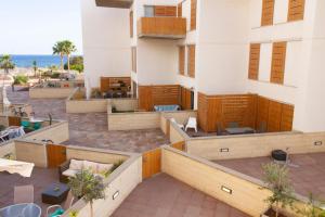A balcony or terrace at MEDANO4YOU La Terraza Los Martines