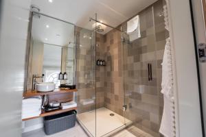 Koupelna v ubytování Nobel - Suites + 23 fotografií