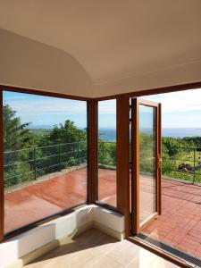 Photo de la galerie de l'établissement Two bed bungalow with sunroom and stunning views, à Killybegs
