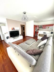 Köök või kööginurk majutusasutuses Elegant Apartment in Milan with Panoramic Terrace