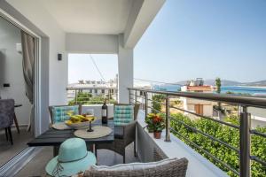 Imagen de la galería de Haraki Blue Dream Luxury Apartments, en Charaki