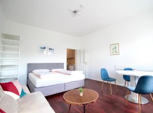 Posteľ alebo postele v izbe v ubytovaní Comfortable Apartments Vienna 1100 with contactless Check-in