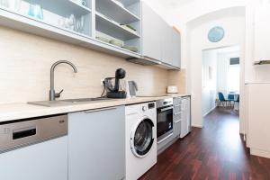 Kuchyňa alebo kuchynka v ubytovaní Comfortable Apartments Vienna 1100 with contactless Check-in