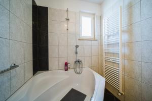 Kúpeľňa v ubytovaní Villa Chiara with Private Pool and garden