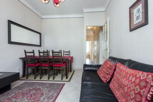 Fotografia z galérie ubytovania Three bedroom two bathroom apartment in center of Cannes on quiet street minutes from the Palais - 2002 v Cannes