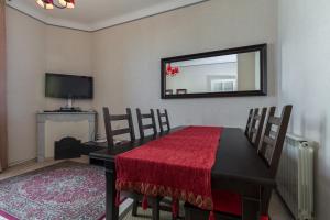 Fotografia z galérie ubytovania Three bedroom two bathroom apartment in center of Cannes on quiet street minutes from the Palais - 2002 v Cannes