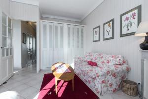 Fotografia z galérie ubytovania Three bedroom two bathroom apartment in center of Cannes on quiet street minutes from the Palais - 2002 v Cannes